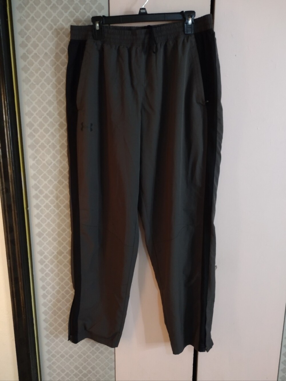 Under Armour Gray Athletic Track Pants with Black Side Panels